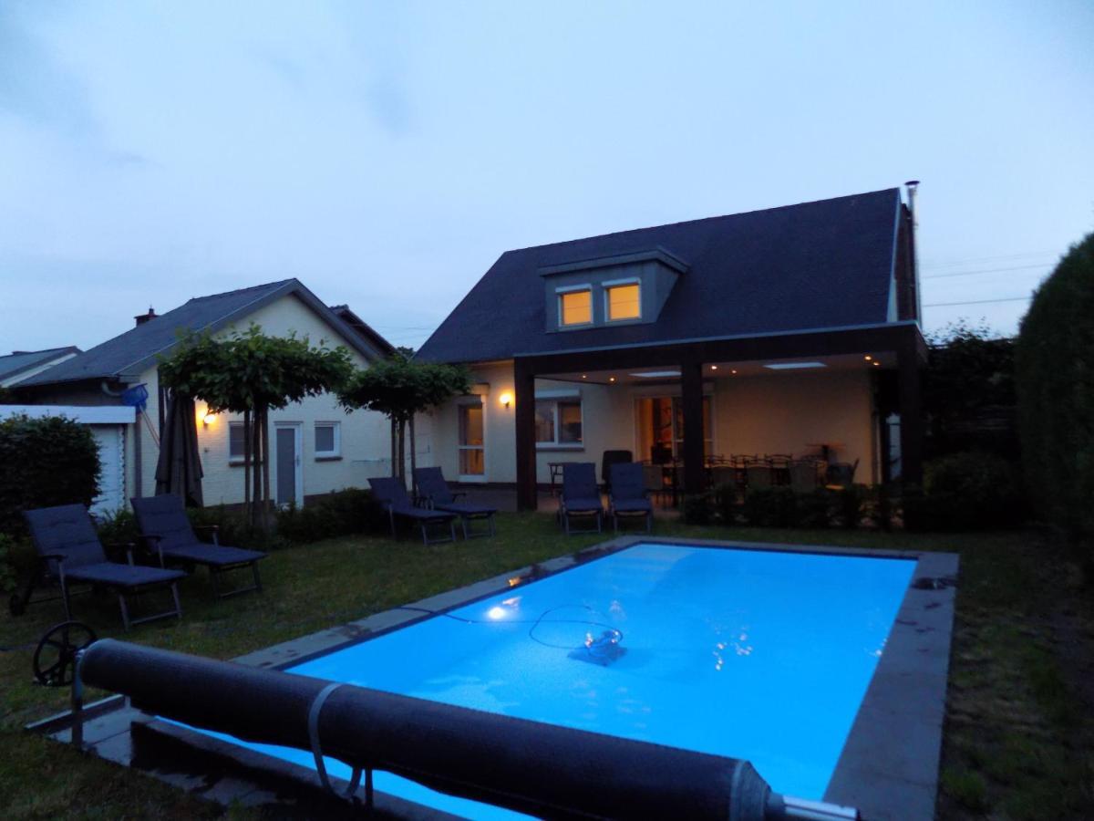Villa Maas & Kempen Маасейк Екстериор снимка